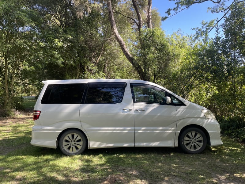 Toyota Alphard 2008 - Green Self Contained — photo 2