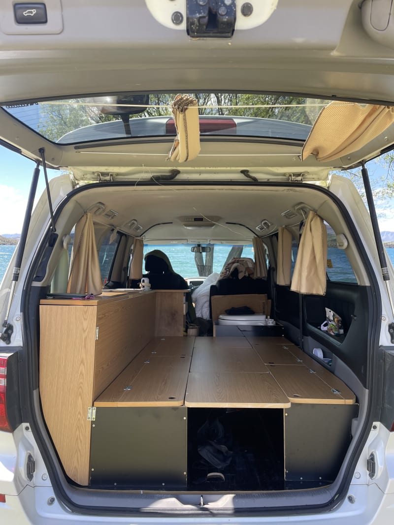 Toyota Alphard 2008 - Green Self Contained — photo 5