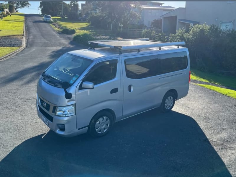 2012 Nissan Caravan NV350 — photo 1