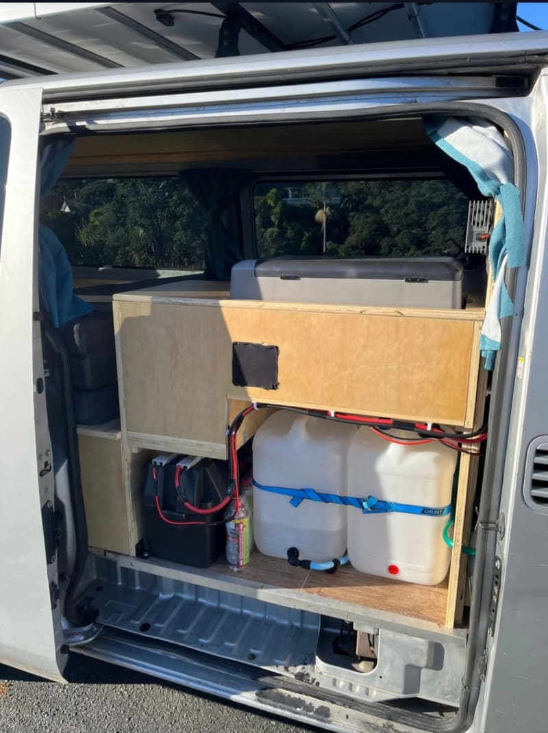 2012 Nissan Caravan NV350 — photo 4