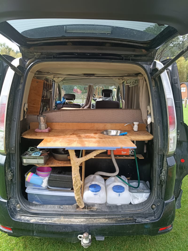 Nissan Serena  — photo 2