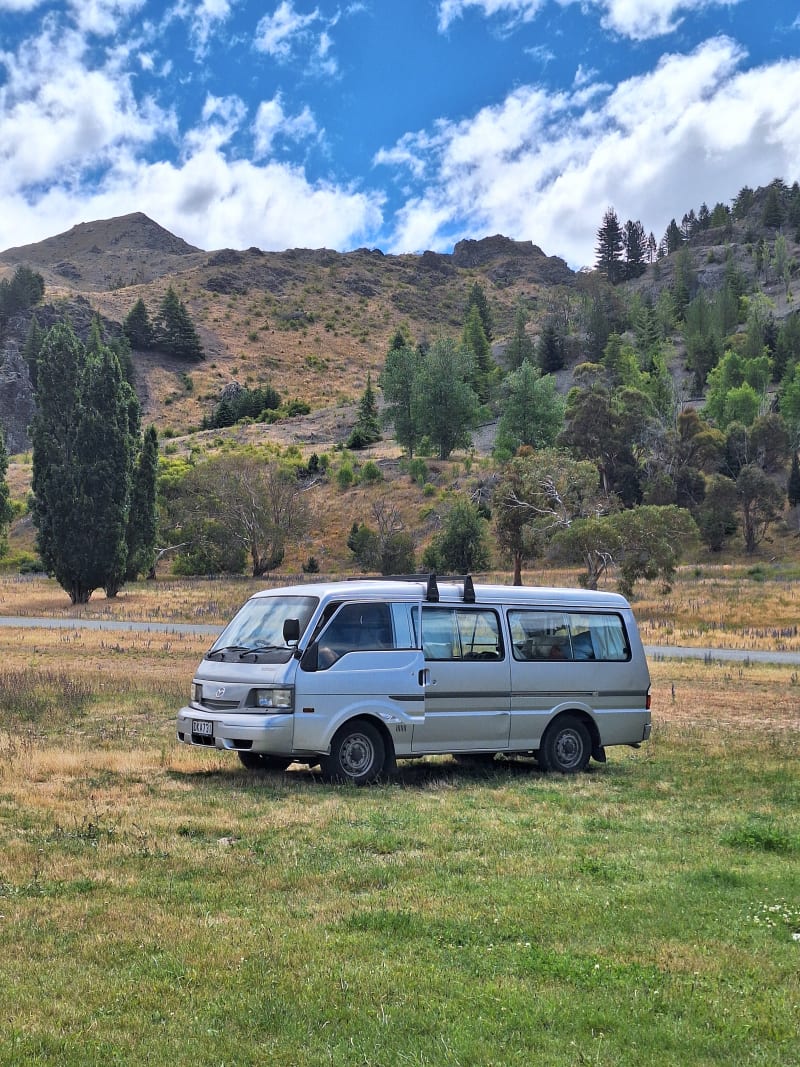 Mazda E2000 LWB  — photo 1