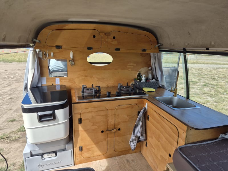 Mazda E2000 LWB  — photo 2