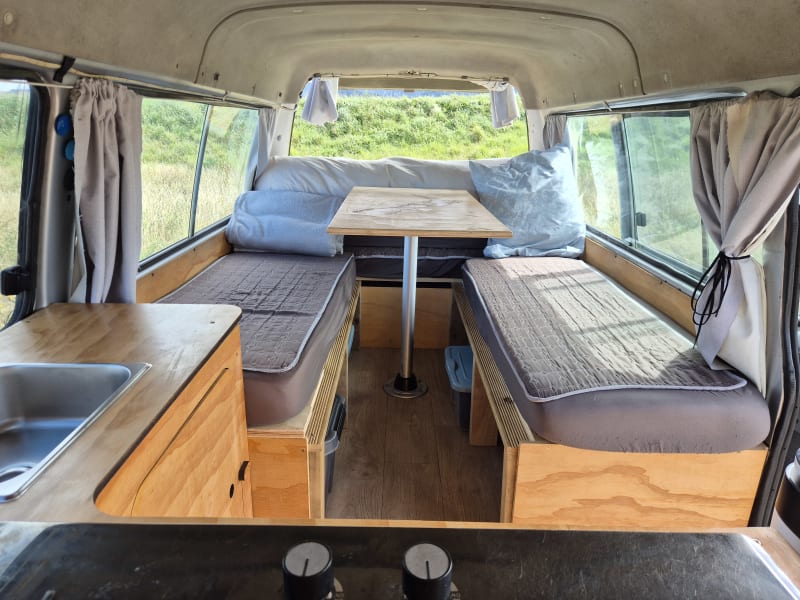 Mazda E2000 LWB  — photo 3
