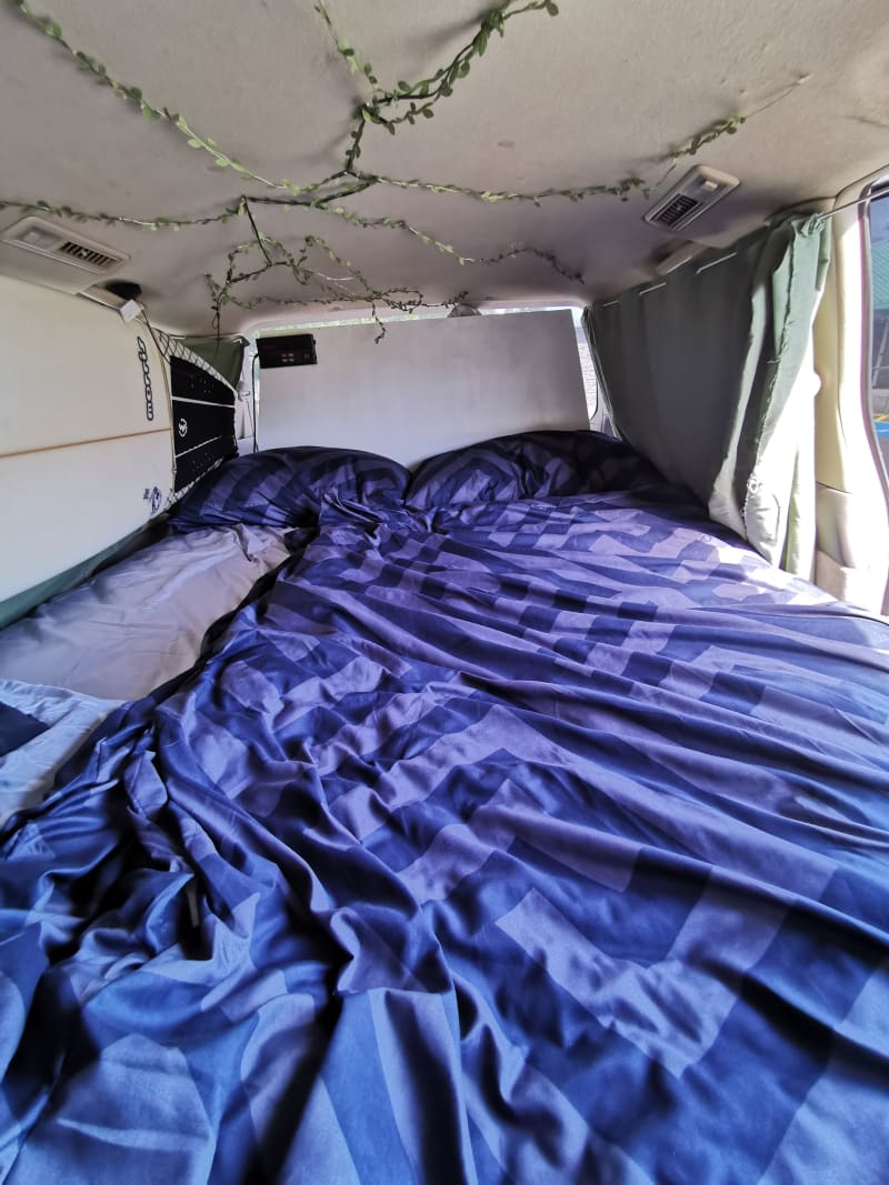 Toyota Estima — photo 3