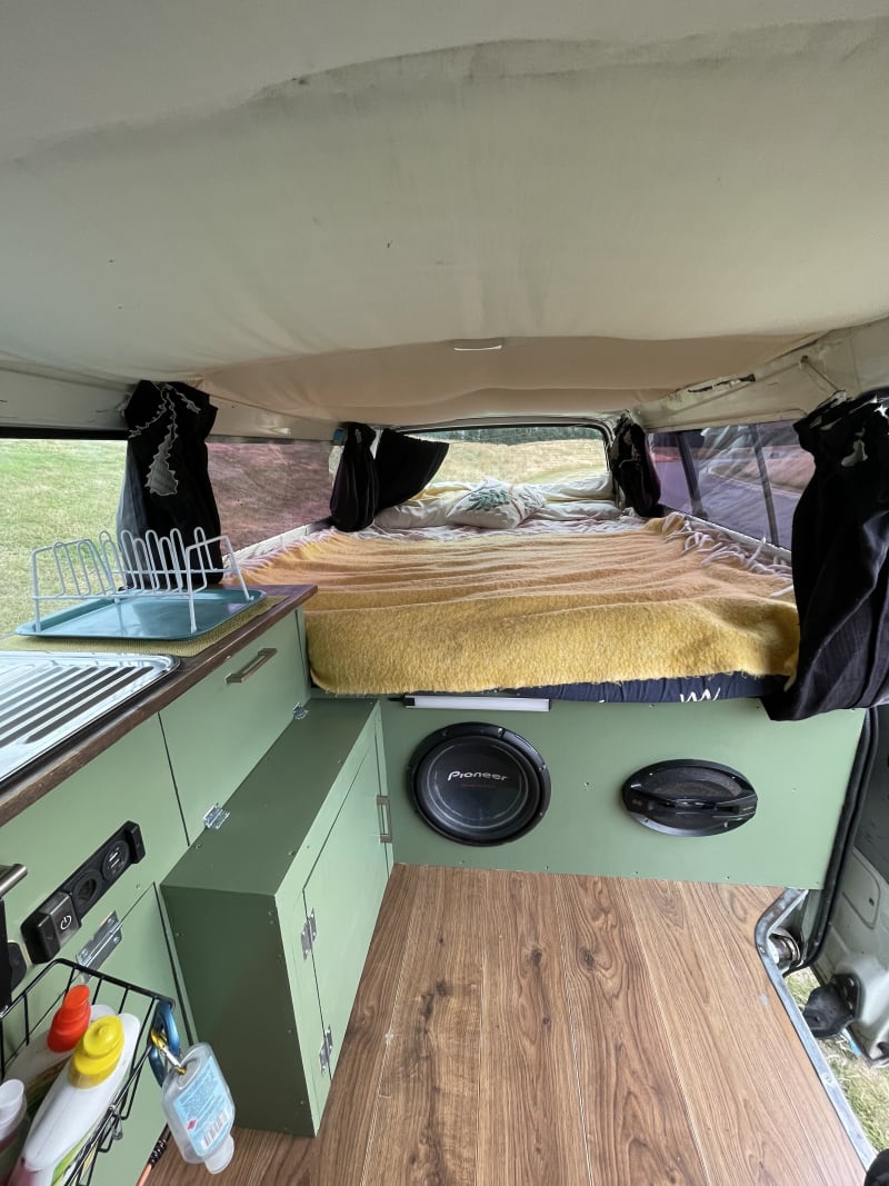 Toyota Hiace 2002 — photo 3