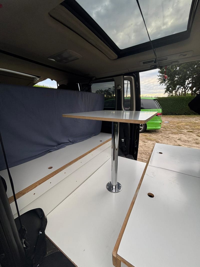 Nissan Elgrand 2005 — photo 2