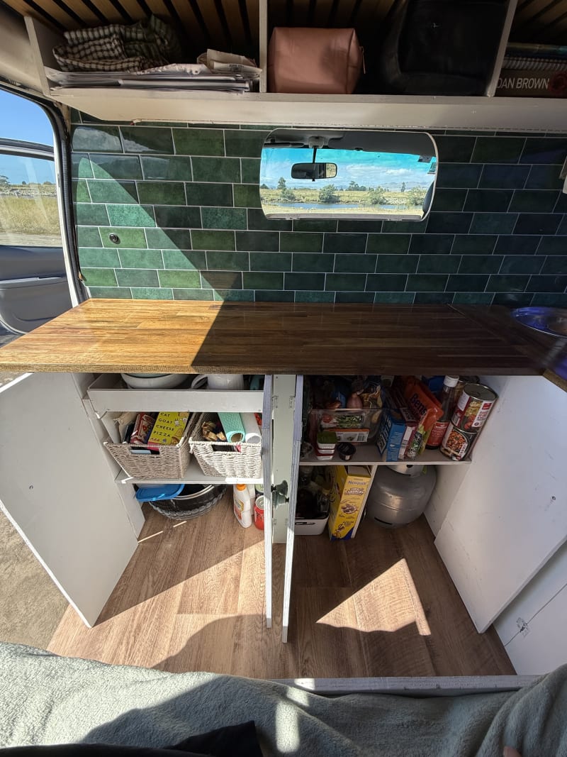 Toyota Hiace — photo 5