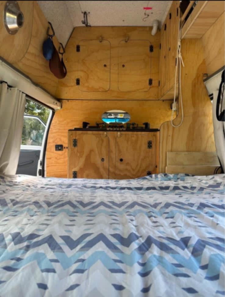 Mitsubishi L300 HighRoof — photo 3