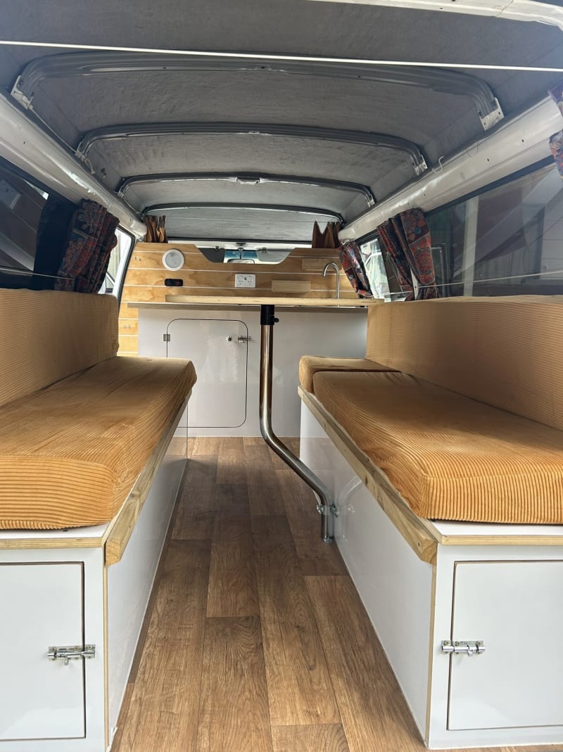 Mitsubishi L300 — photo 2
