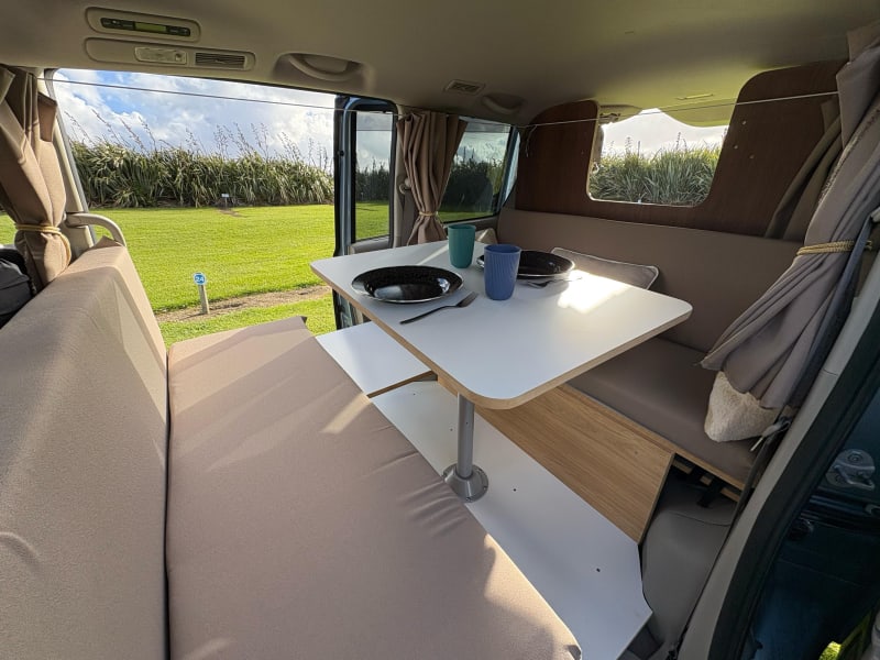 Nissan Serena 2013 — photo 2