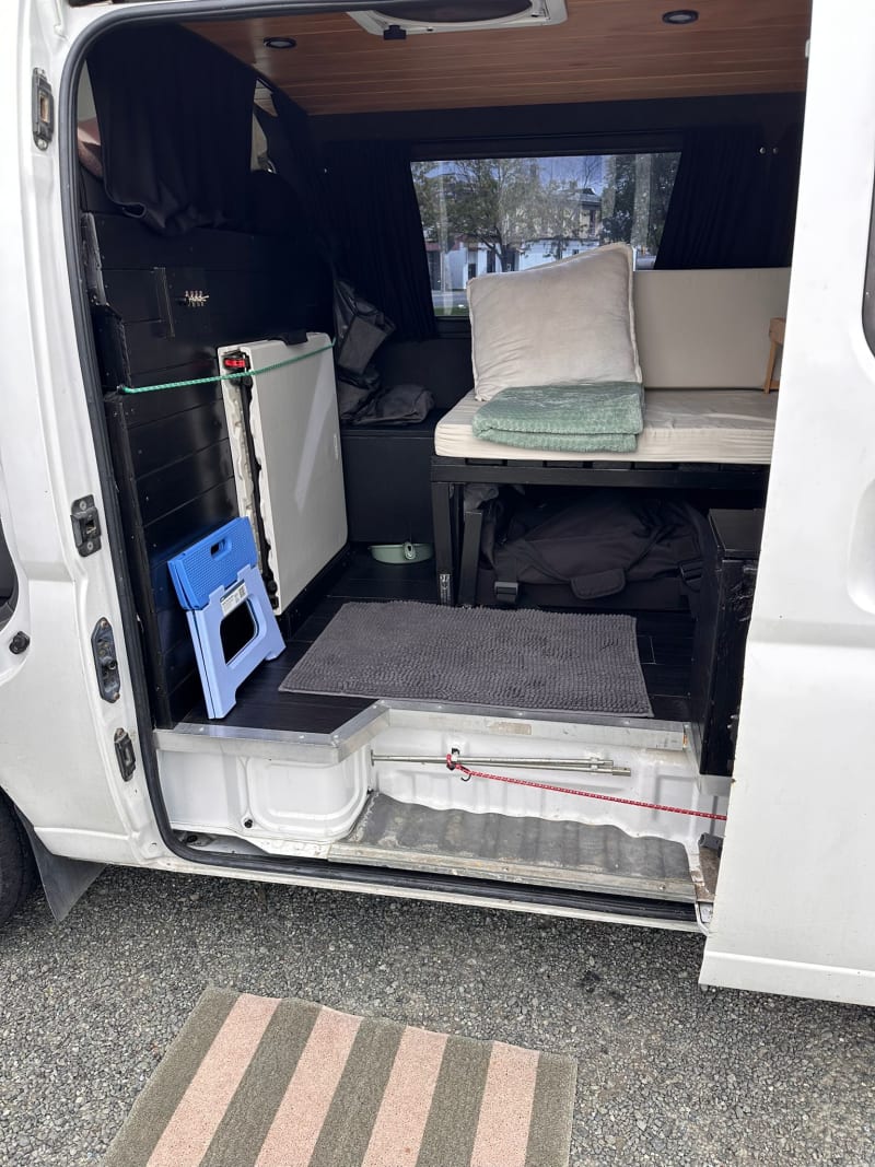 Nissan Caravan 2003 — photo 4