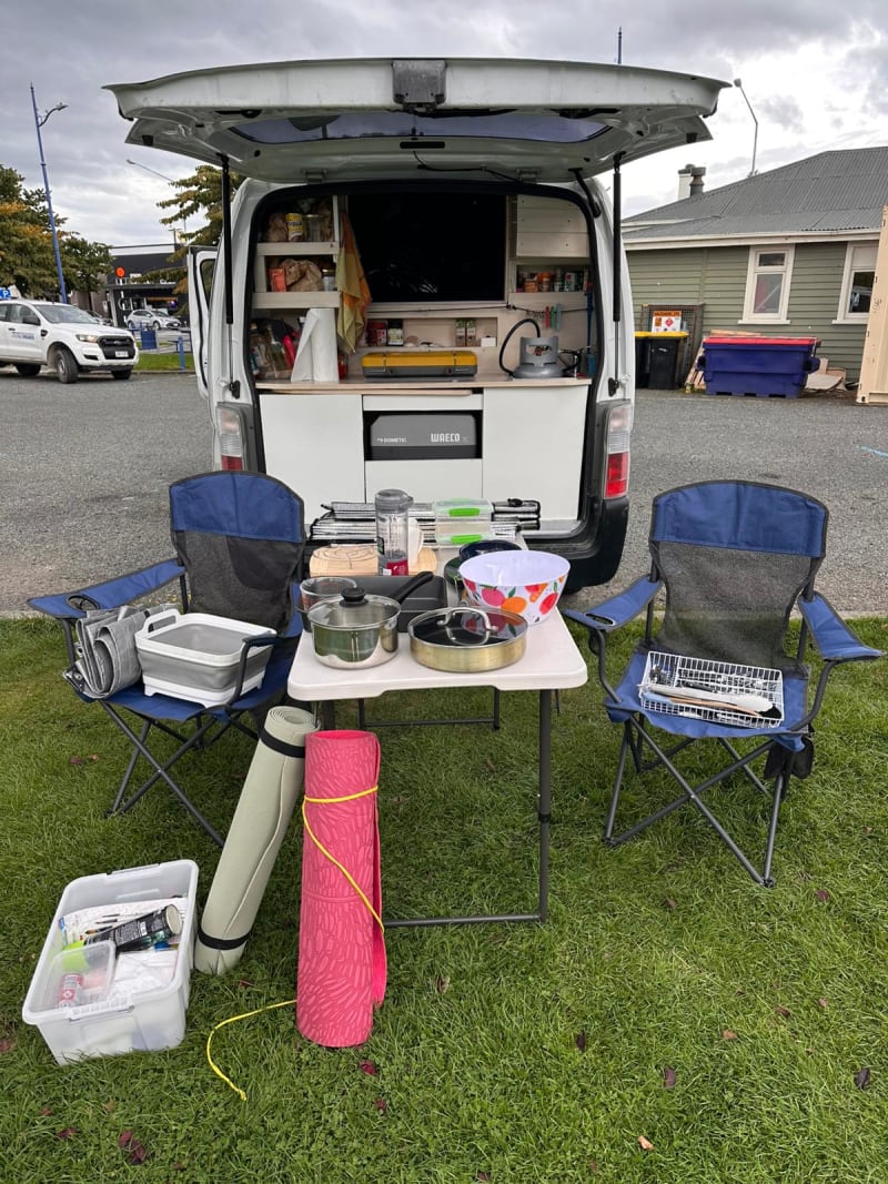 Nissan Caravan 2003 — photo 5