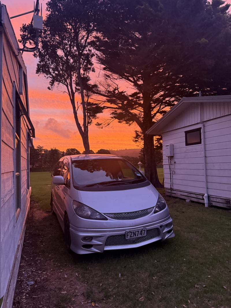 Toyota Estima L — photo 2