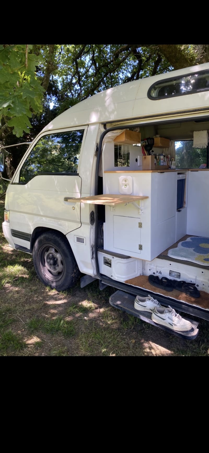 Nissan Caravan 2000 — photo 2
