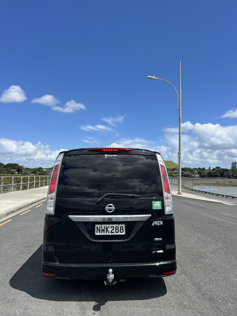 Nissan Serena  — photo 2