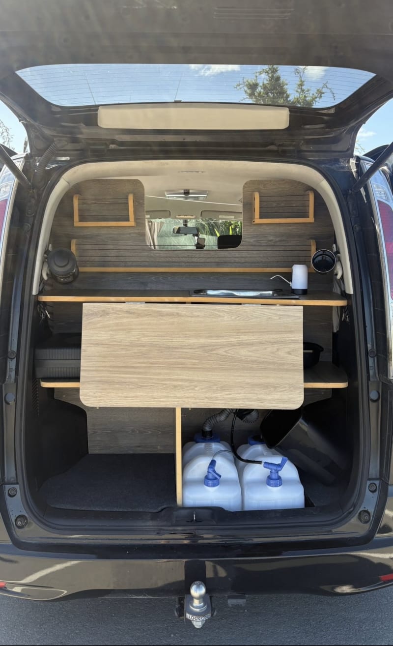 Nissan Serena  — photo 4