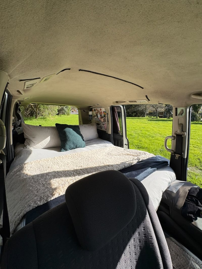 Nissan Serena  — photo 5