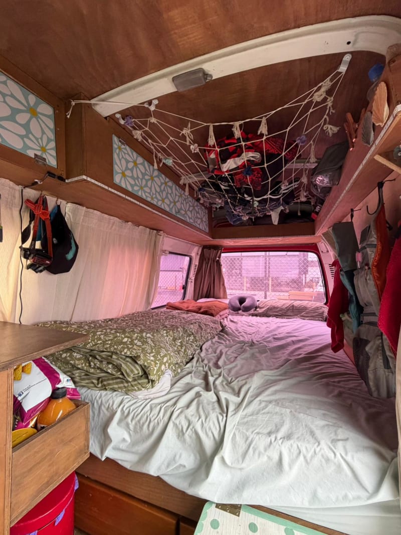 Toyota Hiace (Cherry) — photo 4
