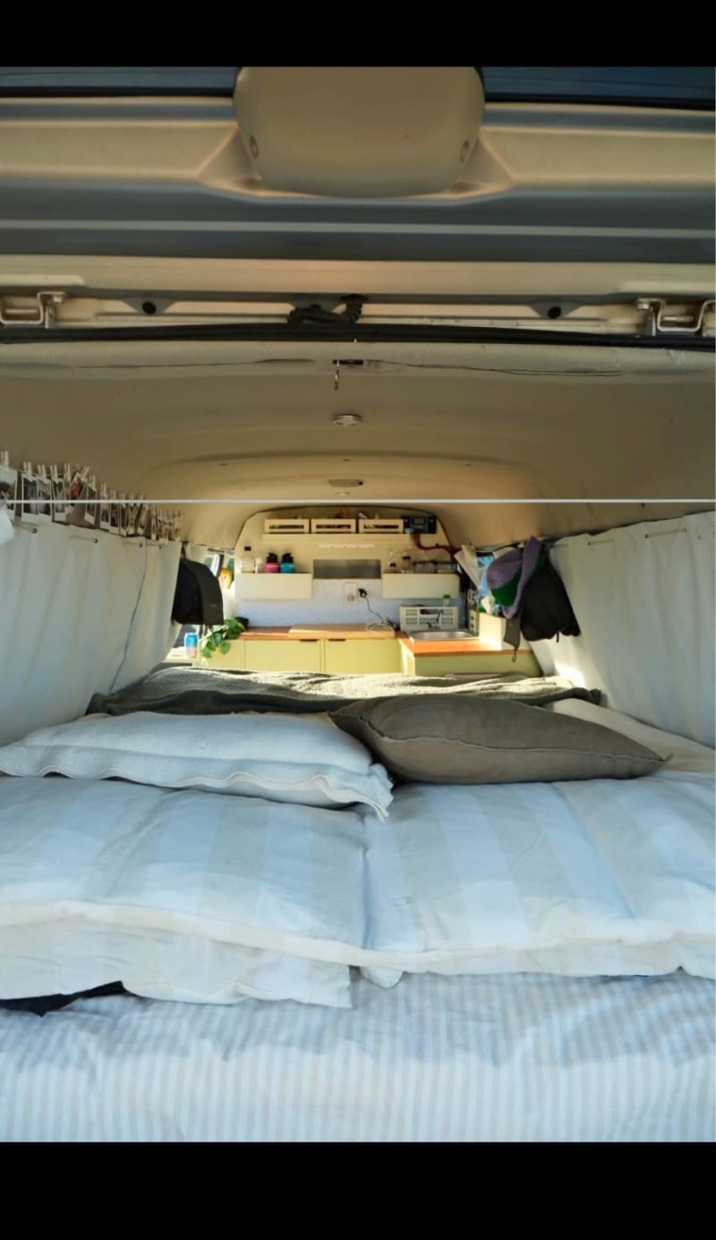 Mazda E2000 LWB 2009 — photo 3