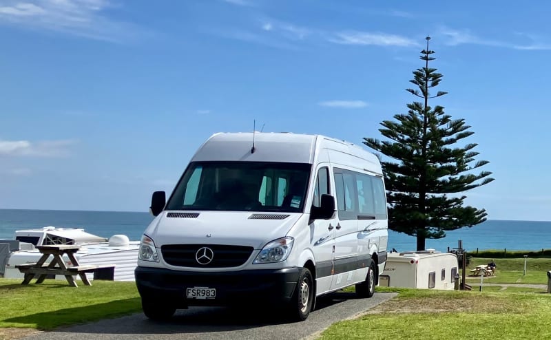 Mercedes Sprinter 2011 — photo 1