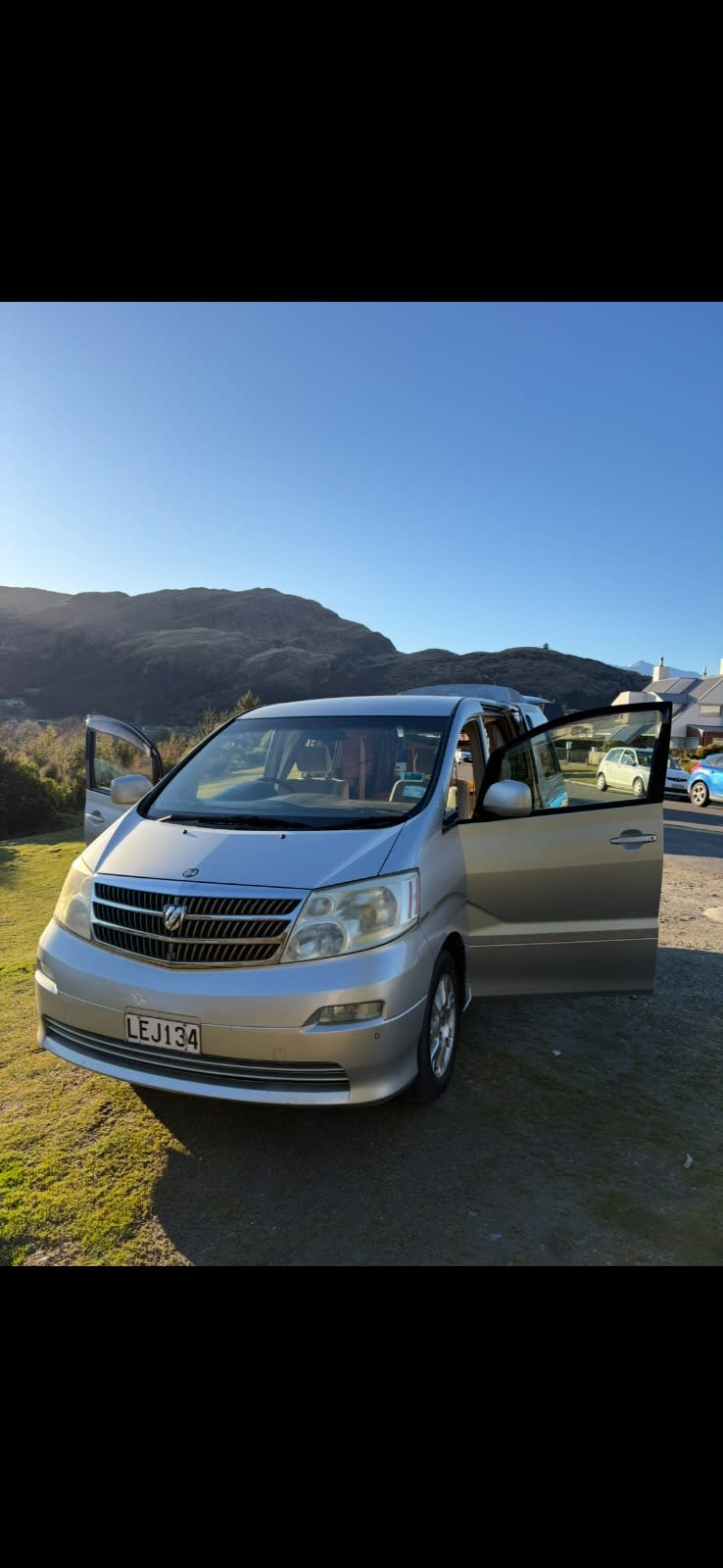 Toyota Alphard Automatic Self Contained — photo 5