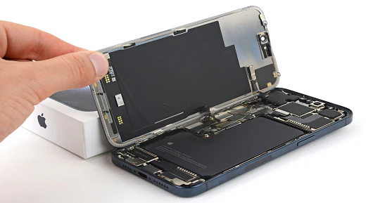5 Warning Signs Your iPhone Battery Needs Replacement (And What to Do About It)