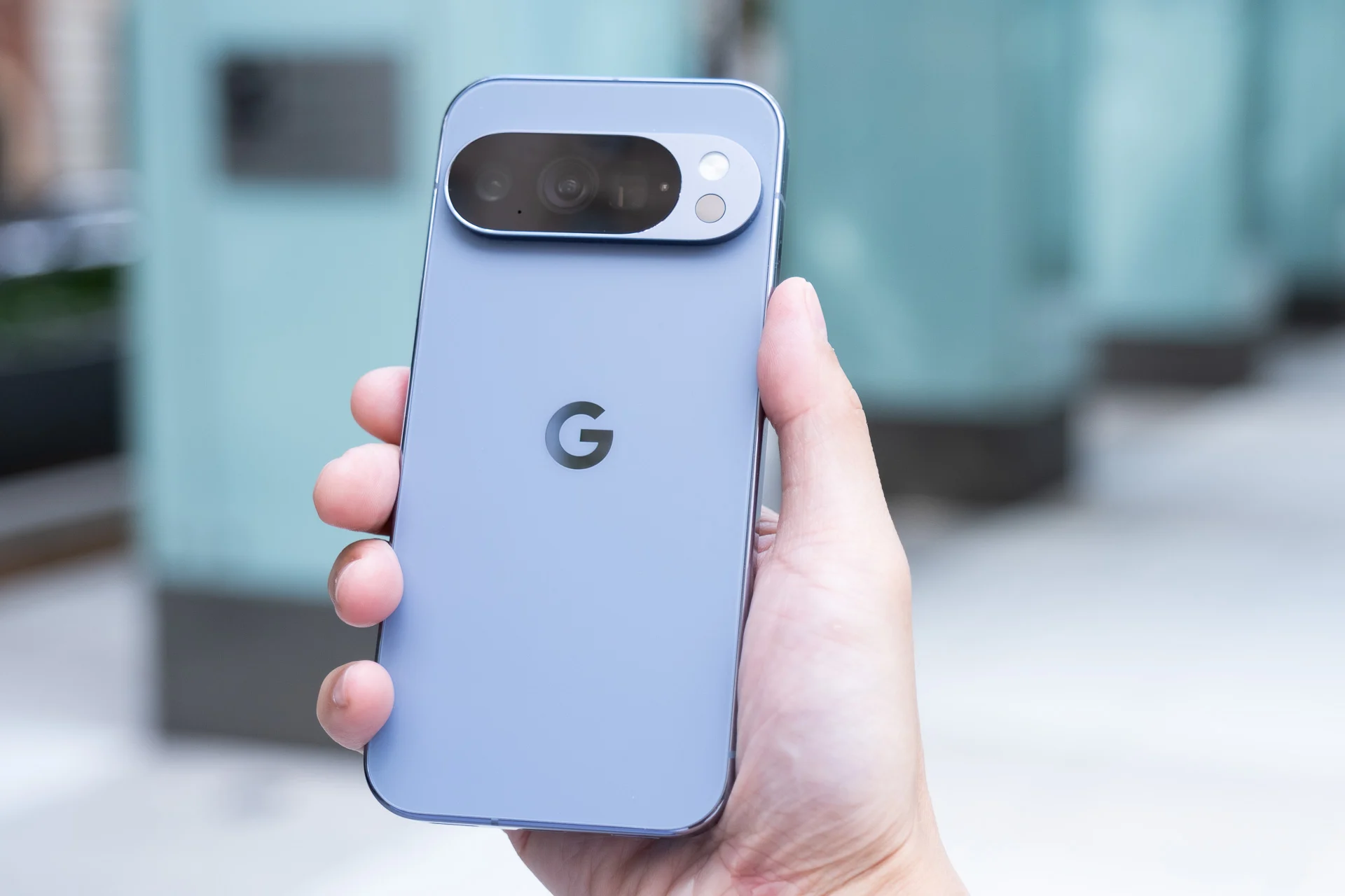 Google Pixel 10 Pro XL Screen Flickering: Is it a Glitch or Hardware Failure?