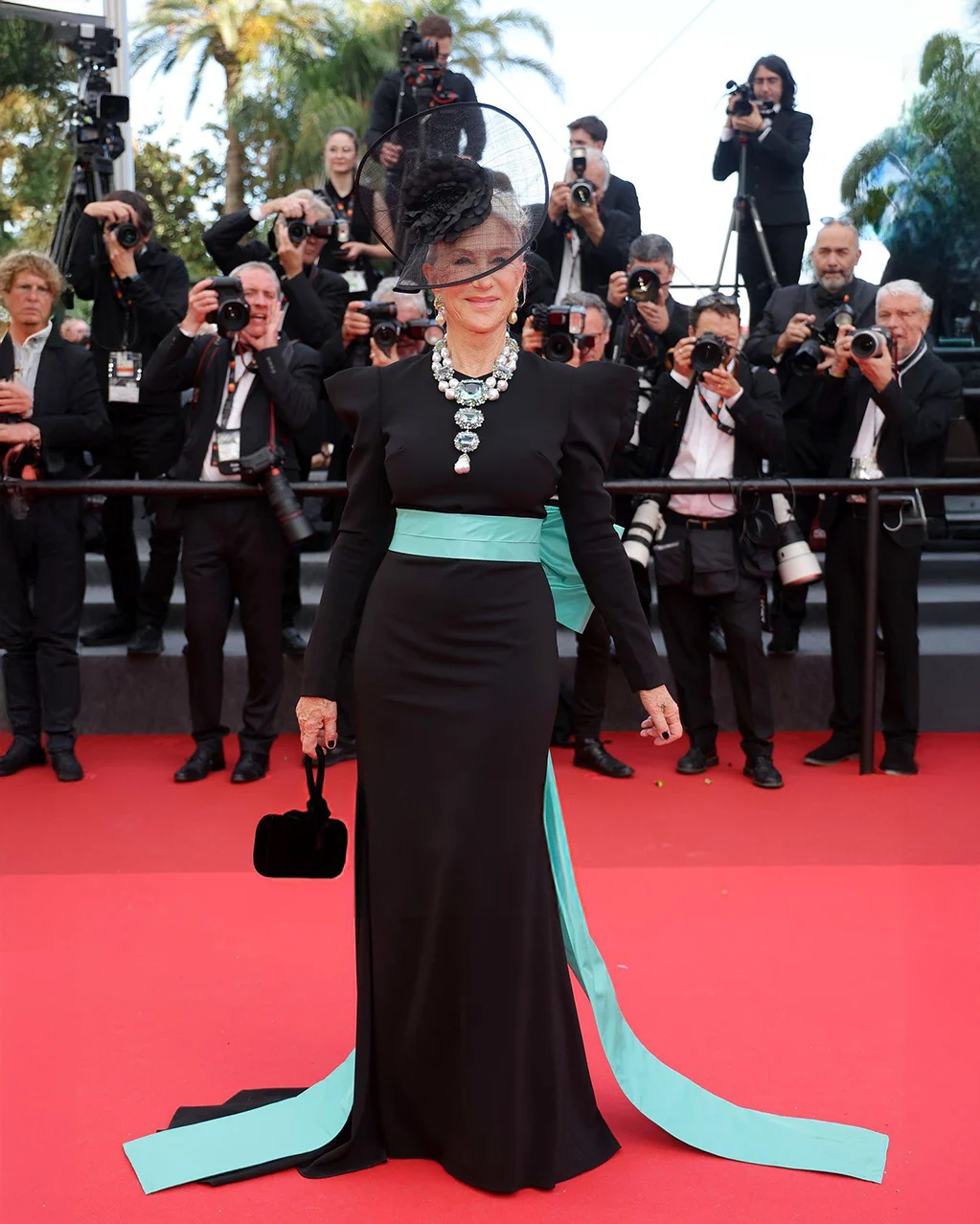 Helen Mirren x Amina