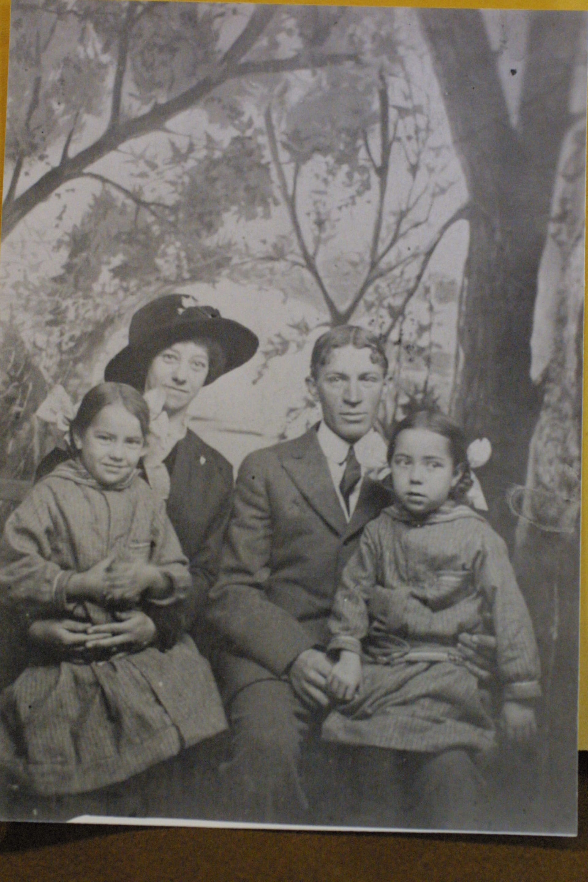 Cecilea Lafaure Doud (BL),
 LeRoy E. Doud (BR), Gracie
 Myrtle Doud (FL) and Zoe Marie Doud (FR)