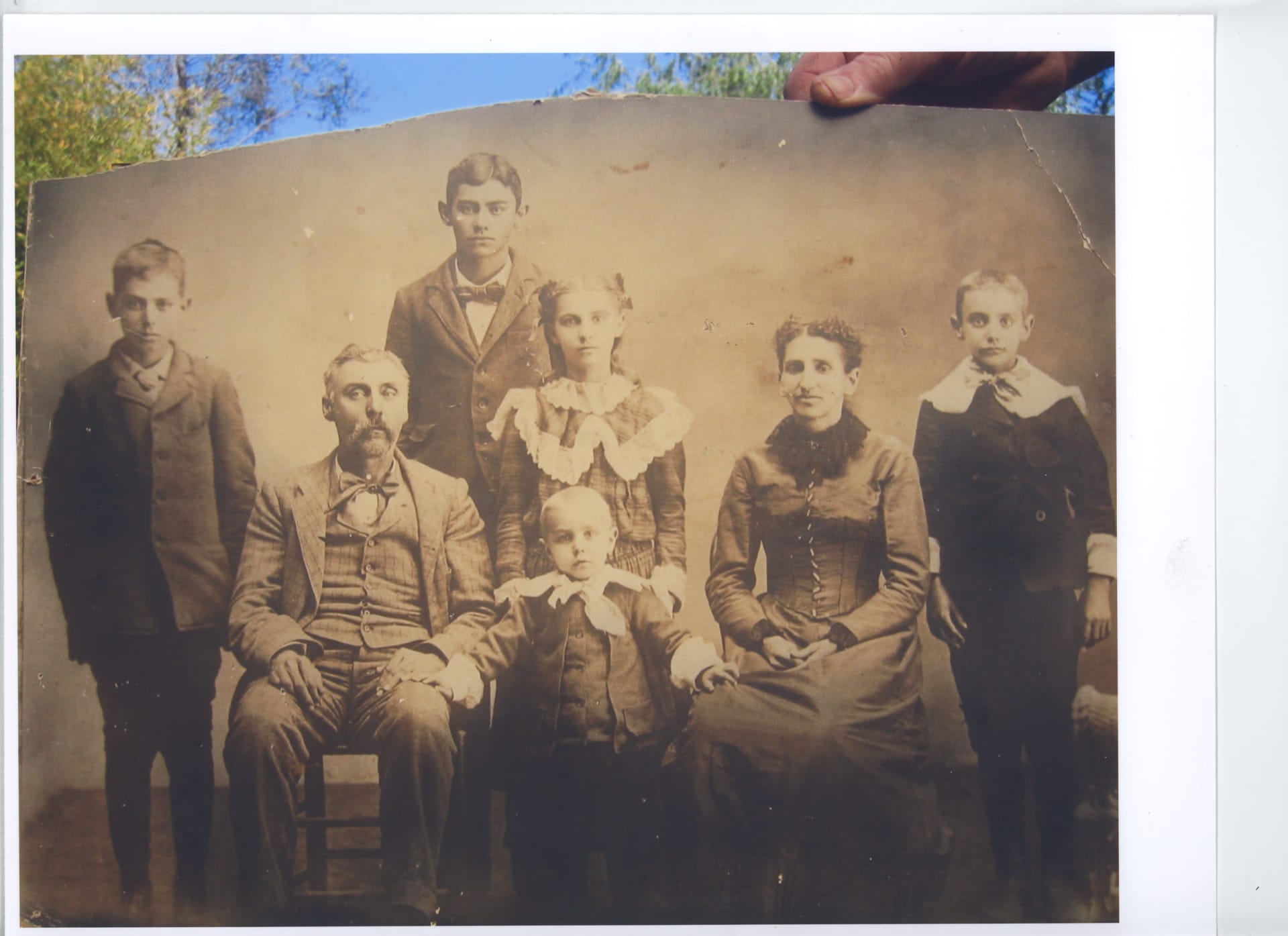 Willis Barshaw, Charles Barshaw,
 Irvin Charles Barshaw, Elenor
 “Nora” Barshaw, Otto Barshaw
 (Boy in front), Alice Elisabeth
 Neddeau Barshaw, Gilbert
 Barshaw (LTR)