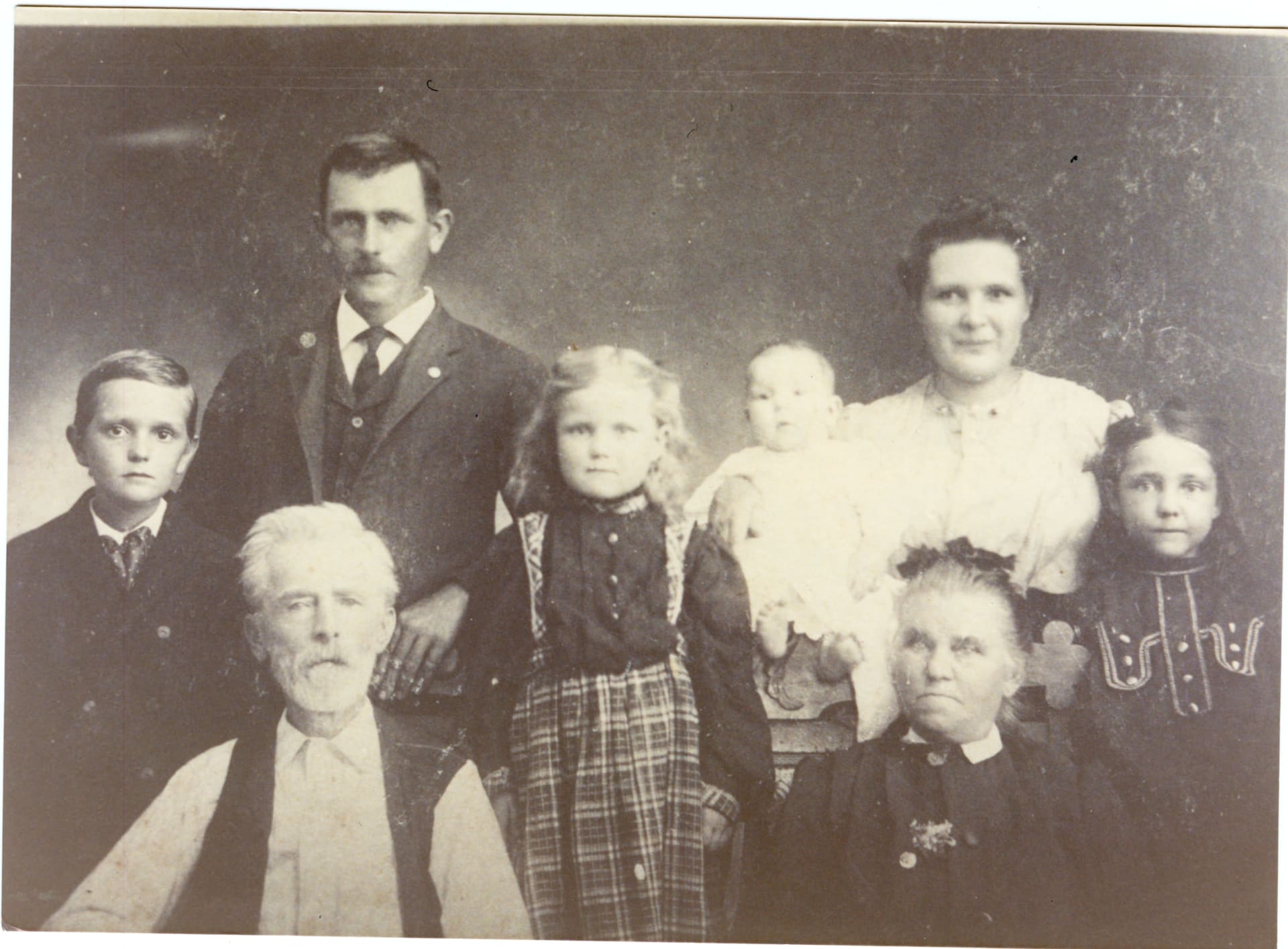 George Wesselhoft and Mary
 Burnett Wesselhoft (Back LTR)
 Jess Wesselhoft, Ruth
 Wesselhoft, Charlie Wesselhoft
 and Emma Wesselhoft
 (Middle LTR)
 William Wesselhoft and
 Anna Wesselhoft (Front LTR)