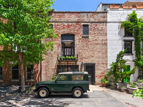 9 MacDougal Alley
