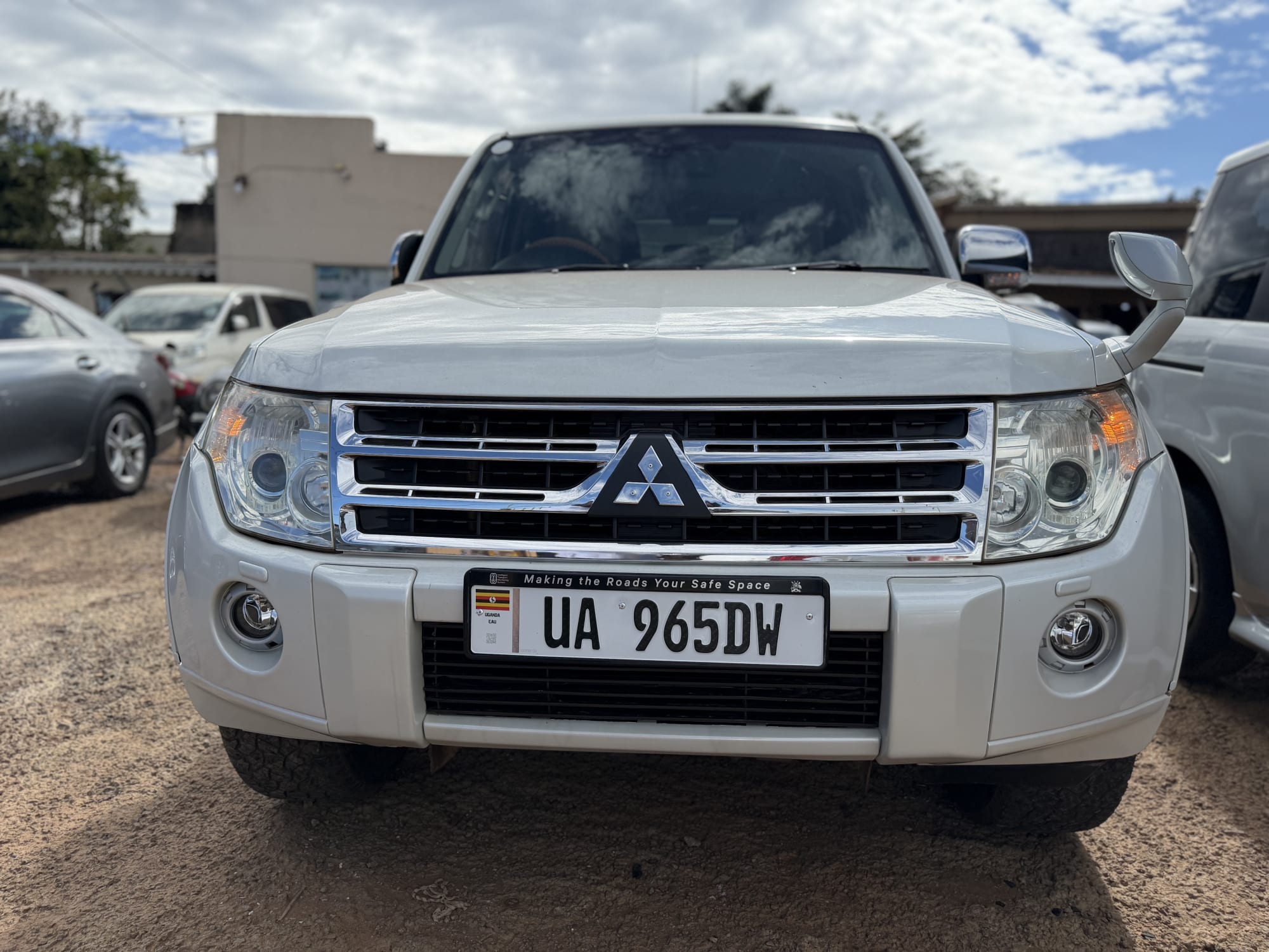 Pearl white 2011 Mitsubishi Pajero SUV for sale in Uganda