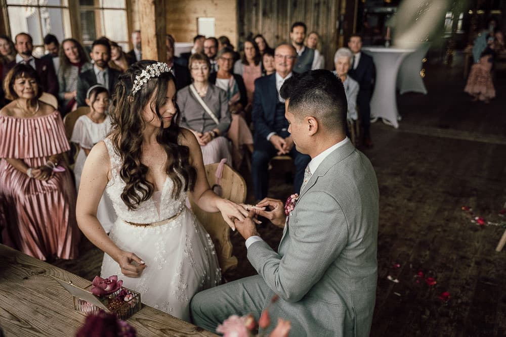 Hochzeitsfotograf München - Heiraten in Landgasthof Lenderstuben Balzhausen