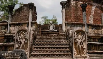 Taxi transfer to Polonnaruwa