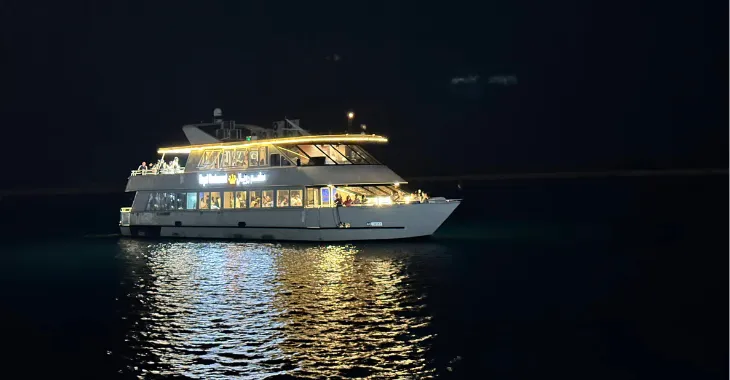 Luxury Yacht Dinner Cruise Abu Dhabi