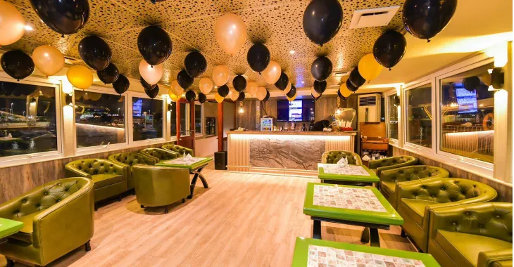 Luxury Yacht Dinner Cruise Abu Dhabi Yacht View 3
