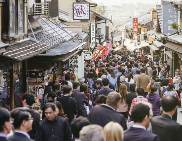 Rue bondée au Japon