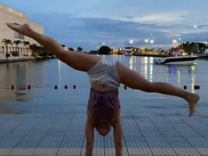 Сочинка показала всем упражнение для устранения болей в спине (видео)