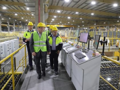 Донской завод первым в России наладил выпуск сверхгабаритного стекла с архитектурным покрытием