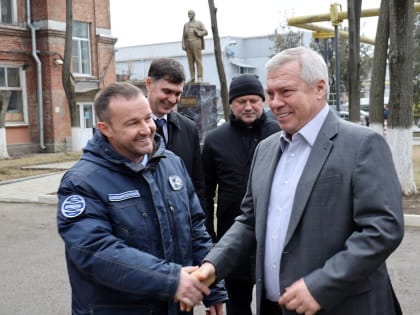 «Прибой» и каток: Василий Голубев посетил с рабочим визитом Таганрог