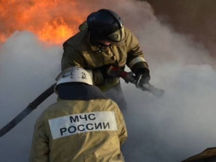 Сегодня утром в Красносулинском районе на ходу загорелся автобус, перевозивший бригаду шахтеров