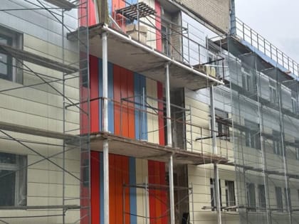 Юрий Лысенко проверил ход ремонта в поликлинике микрорайона Донского