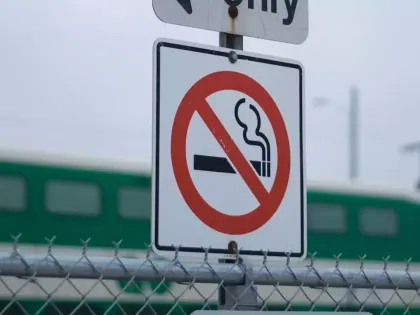 Запрет на курение во время прогулок: популизм или необходимость?