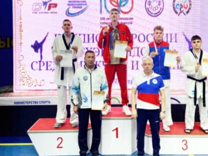 Шахтинец Ярослав Петренко завоевал серебряную медаль на чемпионате России по тхэквондо (ВТФ)