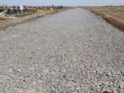 Под контролем депутатов — отсыпка дороги на третьем кладбище