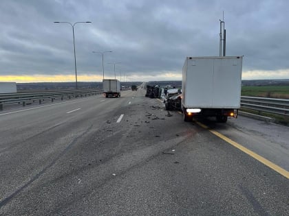 На трассе М-4 пострадали семь человек в ДТП с такси, «Газелью» и микроавтобусом