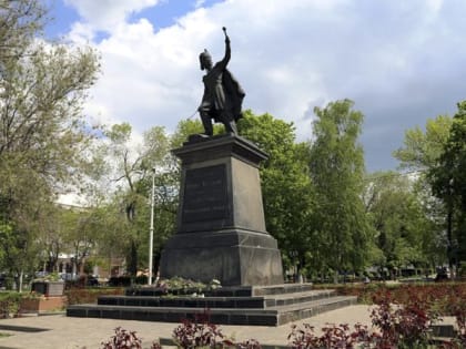 Реставрация памятника в Новочеркасске нуждается в подрядчике