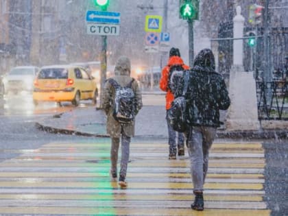 МЧС предупредило о штормовом ветре, дожде и мокром снеге в Ростовской области